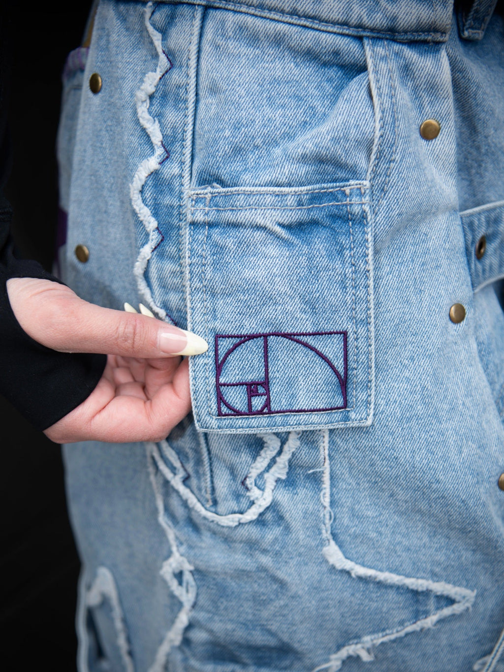 "ADVENTURES" Jeans