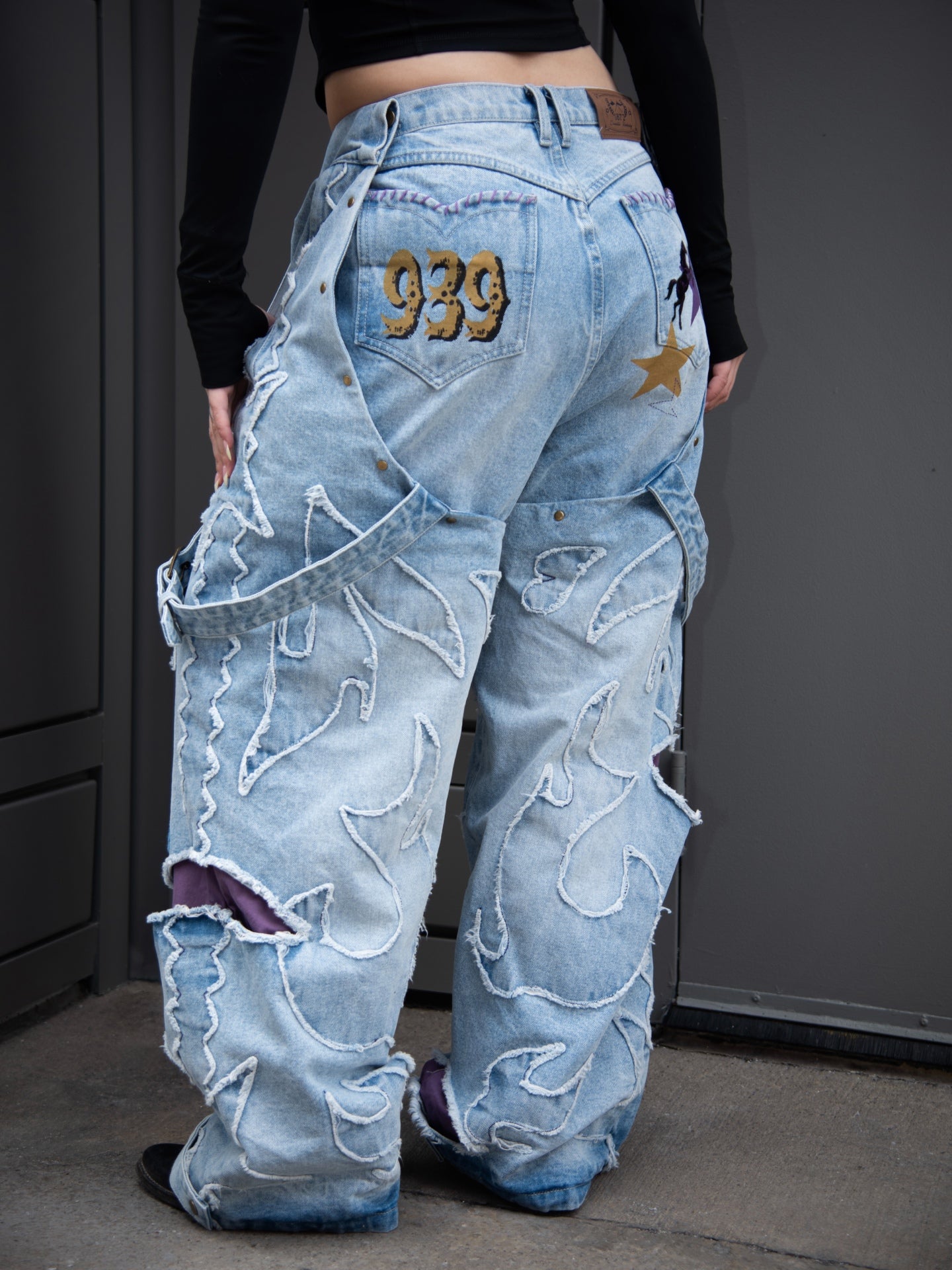 "ADVENTURES" Jeans
