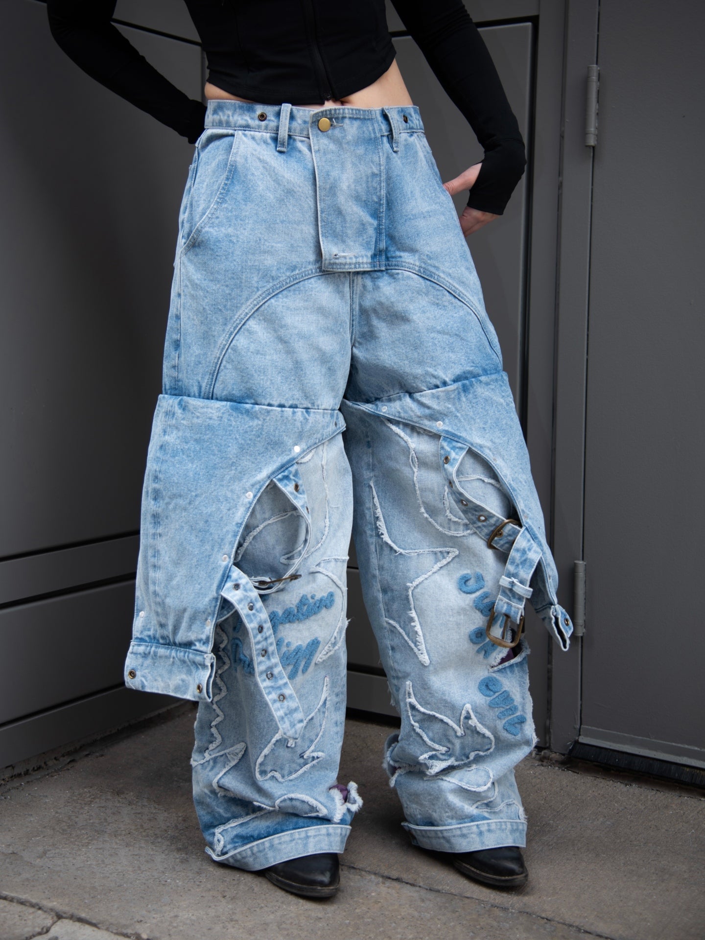 "ADVENTURES" Jeans