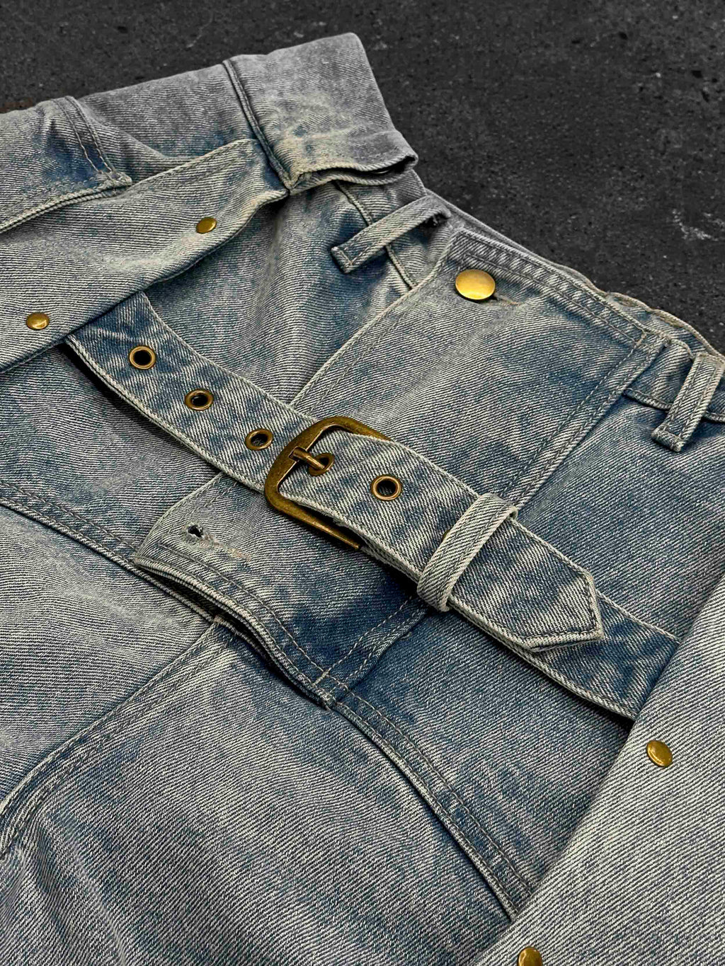 "ADVENTURES" Jeans
