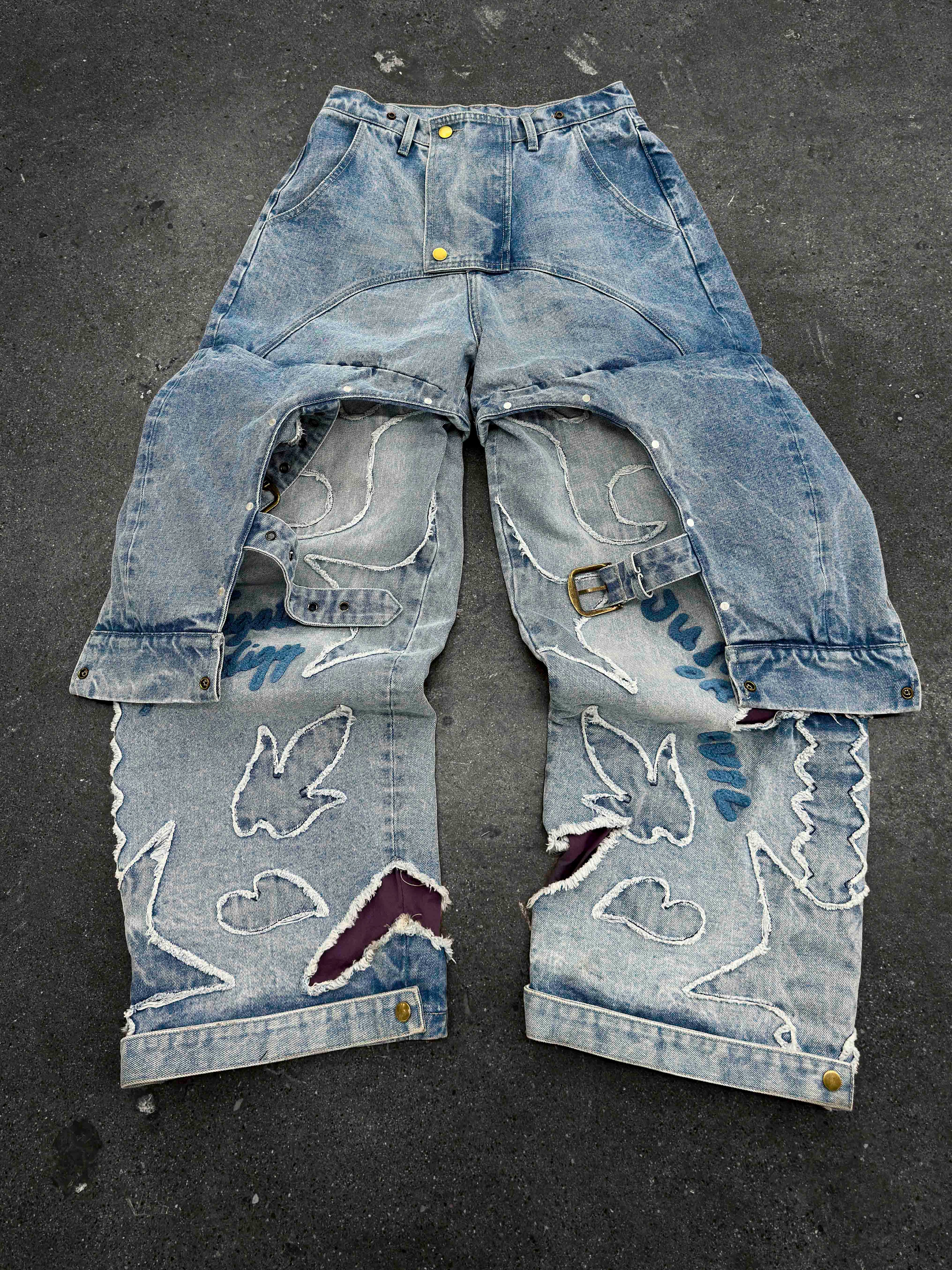 "ADVENTURES" Jeans