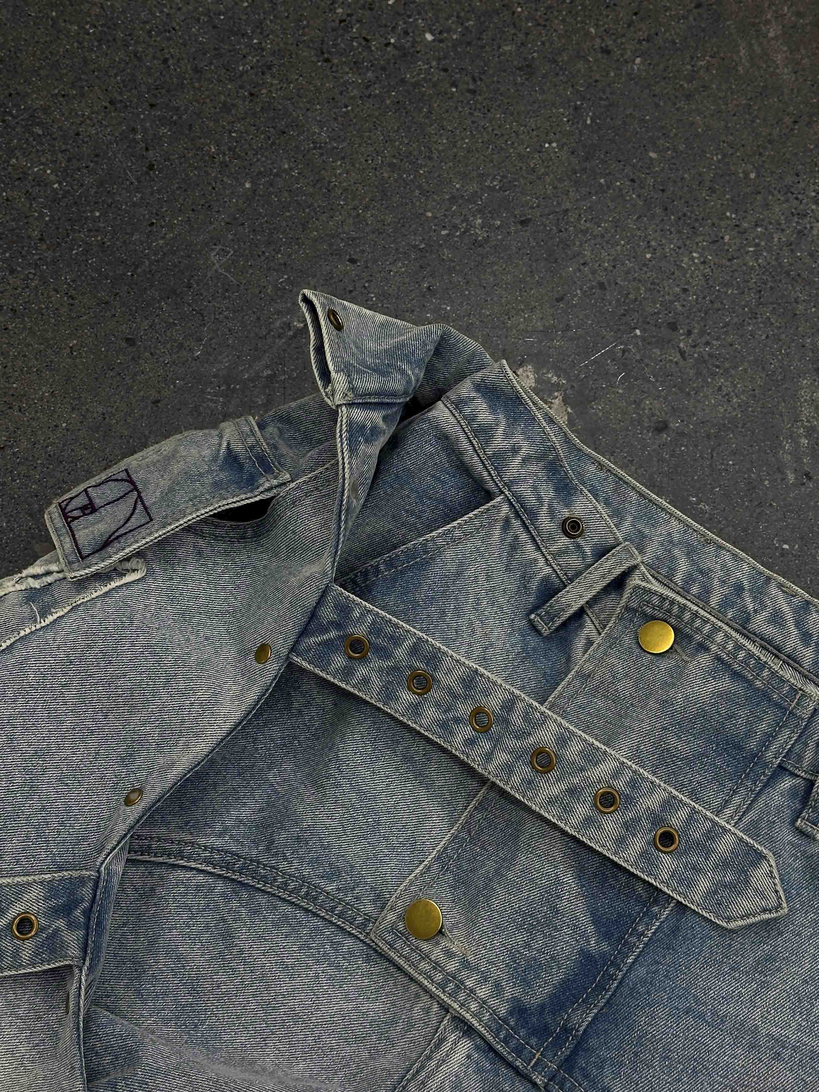 "ADVENTURES" Jeans
