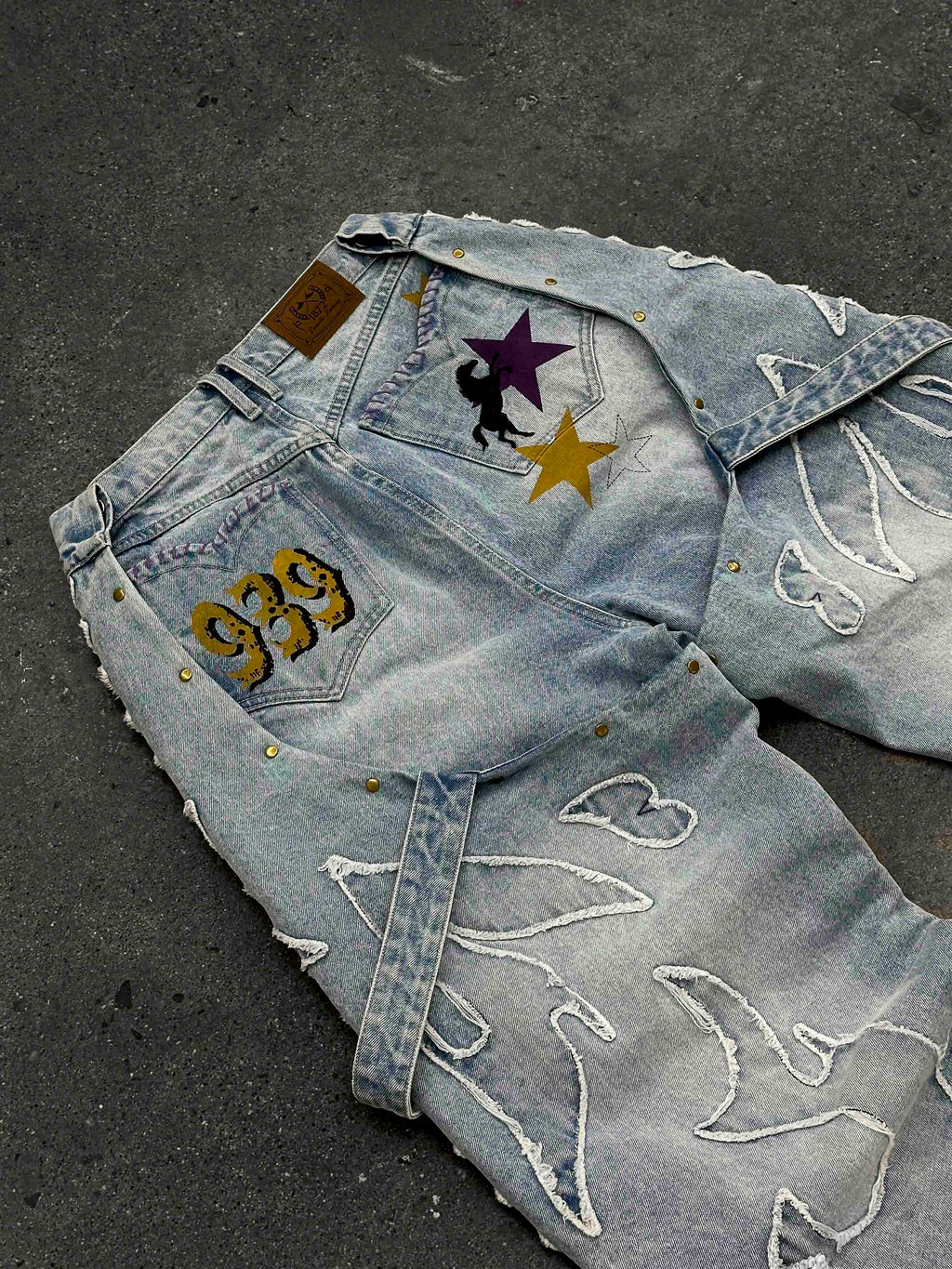 "ADVENTURES" Jeans