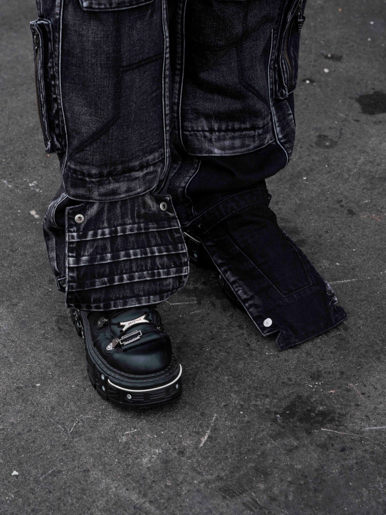 "SPIRAL" Cargo Pants