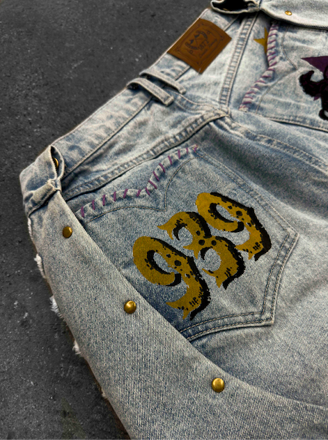 "ADVENTURES" Jeans
