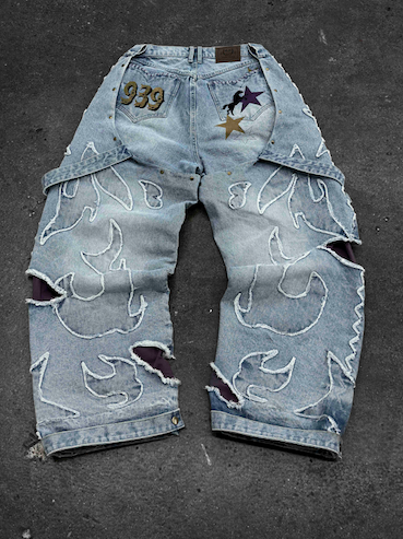 "ADVENTURES" Jeans